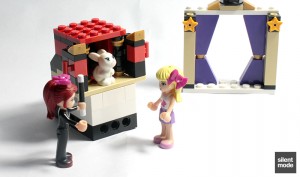 Đồ chơi Lego Friends Mia’s Magic Tricks 41001 – xếp hình Reviews Episode